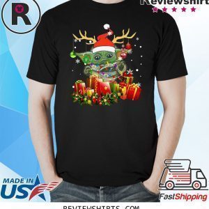 Baby Yoda Star Wars Christmas Santa Hat Tee Shirt