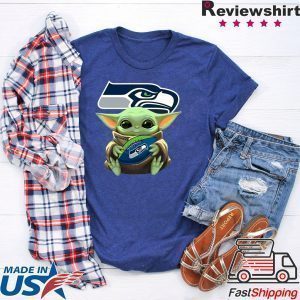 Baby Yoda Hug Philadelphia Eagles Tee Shirt