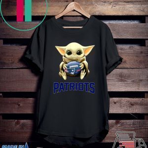 Baby Yoda hold New England Patriots Star Wars Tee Shirt