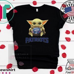 Baby Yoda hug New England Patriots Tee Shirt