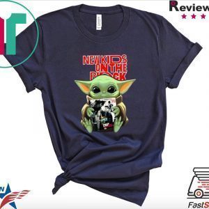 Baby Yoda hug New Kids On The Block Star Wars Tee Shirt