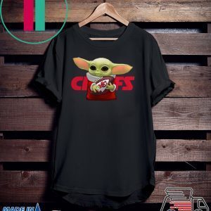 Star Wars Baby Yoda hug Kansas City Chiefs Tee Shirt