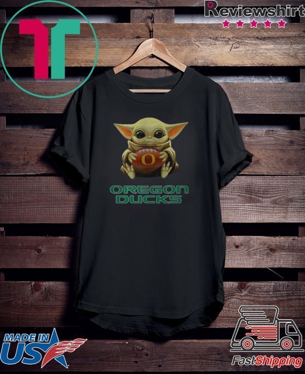 Star Wars Baby Yoda hug Oregon Ducks Tee Shirt