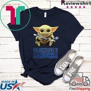 Star Wars Baby Yoda hug Vancouver Canucks Tee Shirt