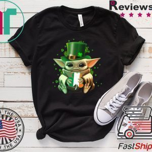 Baby Yoda Hug St Patrick’s Day Tee Shirts