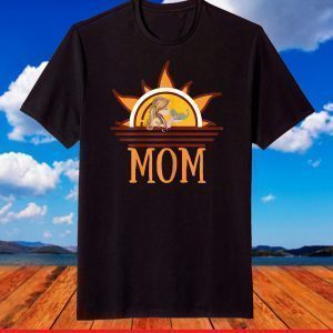 Retro Vintage Mom with Kitten Mothers Day 2021 T-Shirt