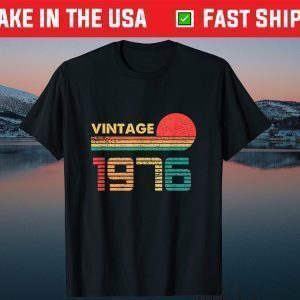 Vintage Born In 1976 Birthday 45 Year Old Classic T-Shirt