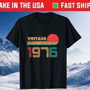 Vintage Born In 1976 Birthday 45 Year Old Classic T-Shirt