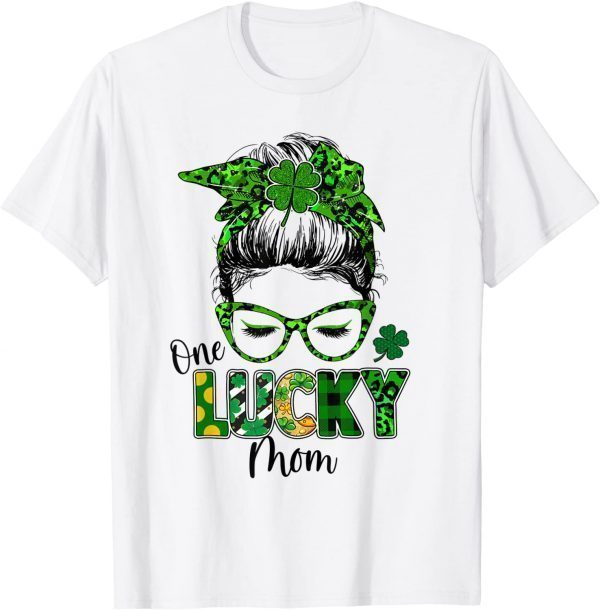 One Lucky Mom Messy Bun Shamrock St Patrick's Day Gift Shirt