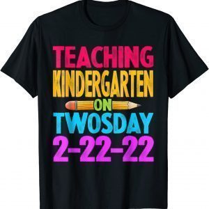 Twosday Tuesday February 22nd 2022 Cute 2-22-22 Kindergarten Classic T-Shirt