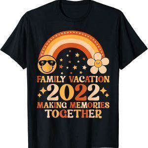 Family Vacation 2022 Making Memories Together Retro Rainbow T-Shirt