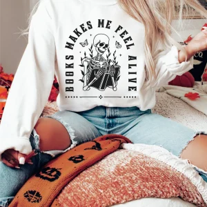 Books Make Me Feel Alive Skeleton Book Halloween 2023 Shirt