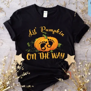 Halloween Mom to Be Lil' Pumpkin on the Way Classic Shirt