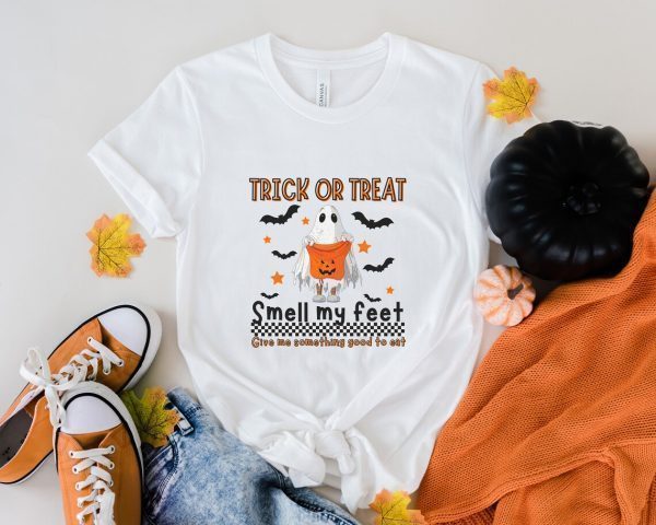 Trick or Treat Smell My Feet Halloween T-Shirt