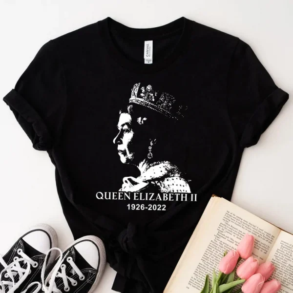 Queen Elizabeth II has died 1926-2022 End Of An Era Classic Shirt