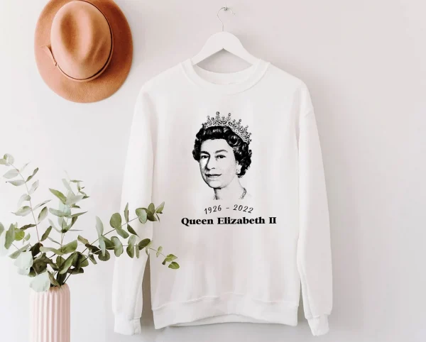 Rest In Peace Majesty The Queen Elizabeth 1926-2022 Classic Shirt