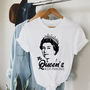 The Queens RIP 1926-2022 End Of An Era Classic Shirt