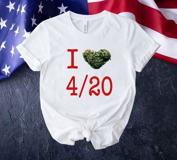 Rihanna wearing I love 420 day Tee shirt
