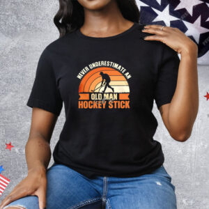 Never underestimate an old man hockey stick vinatge Tee Shirt